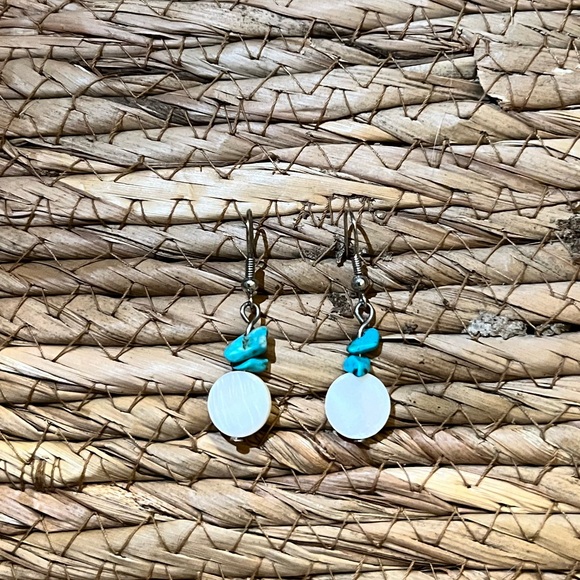 Coin Pearl and Turquoise dangle earrings - Picture 2 of 3